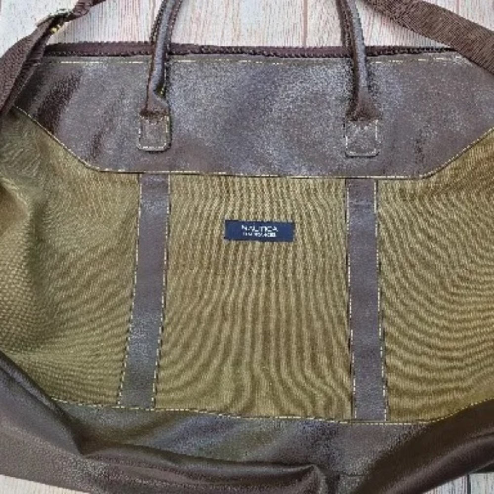 Nautica Weekender Overnight Bag - Vacation in style!